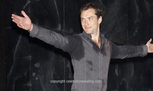 Jude-Law-as-Hamlet-at-the-Boradhurst-Theatre-NYC Previne Transpiraţia Excesivă