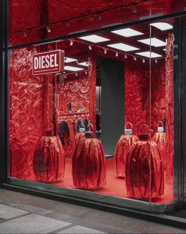 RED TAKEOVER DIESEL ÎN MILANO 1 Red Takeover Diesel